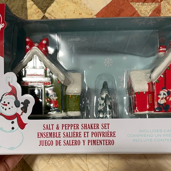 Mickey and Minnie Mouse Holiday Salt and Pepper Set - Picture 7 of 9